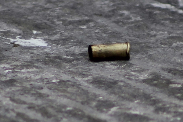 Asesinan a dos hombres durante asalto