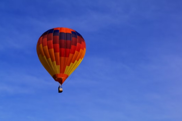 Con un salto: así sobrevivieron dos personas al mortal accidente de globo en Brasil