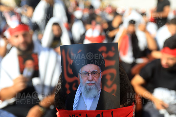 Irán exige respeto a su líder supremo como condición para diálogo con EU