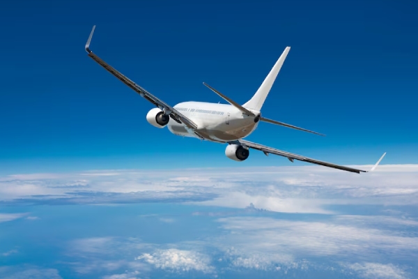 Irán reabre su espacio aéreo para vuelos de tránsito internacionales