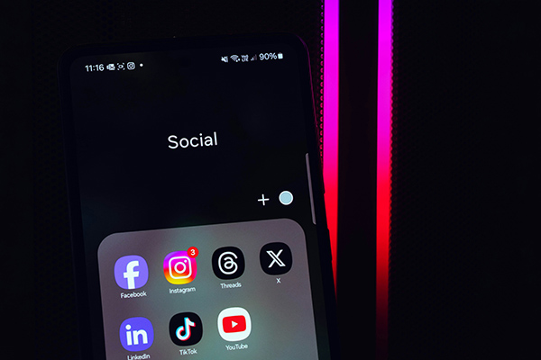 Aumentan estafas digitales en redes sociales durante 2025 en México