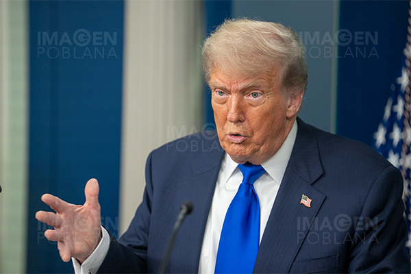 Trump sugiere recortar subsidios a Tesla