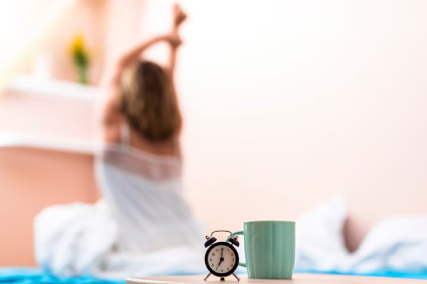 ¿Por qué algunas personas despiertan antes de que suene la alarma?