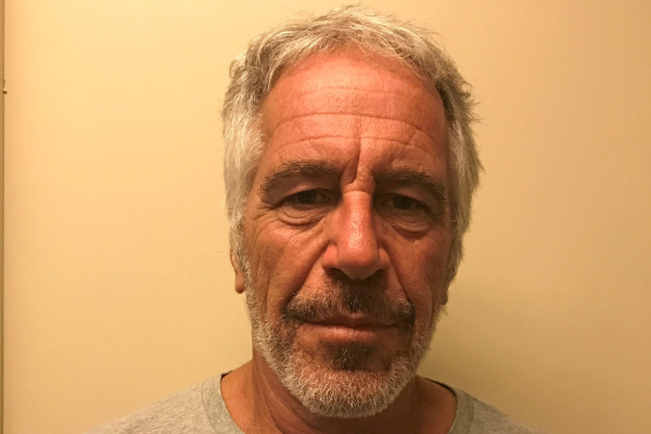 El FBI descarta “lista de clientes” de Epstein y confirma que se suicidó en prisión
