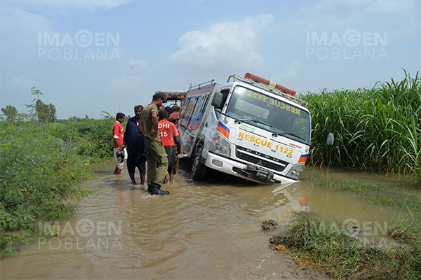 Mueren 98 personas y 185 resultan heridas por lluvias monzónicas en Pakistán