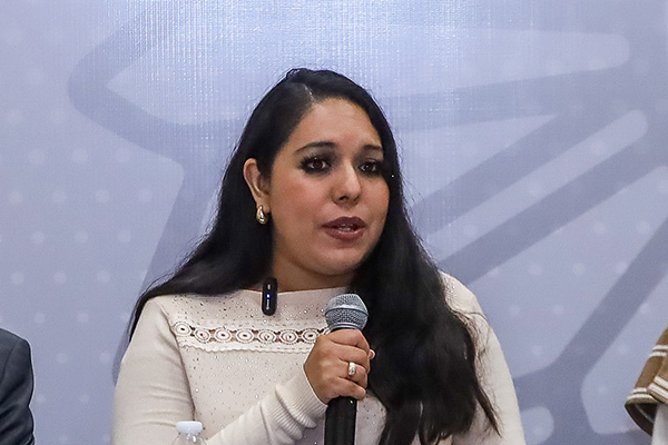 Tonantzin Fernández entrega becas a cadetes de Seguridad Ciudadana