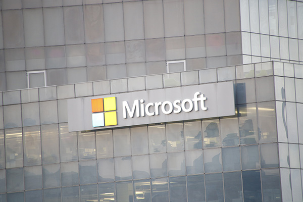 Restricciones contractuales frenan acceso de Microsoft a la IA general de OpenAI