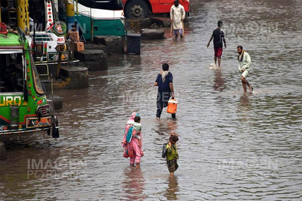 Lluvias monzónicas e inundaciones dejan 111 muertos y 212 heridos en Pakistán