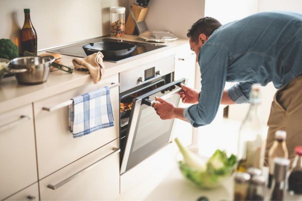Estufas eléctricas con horno para cocinar con eficiencia