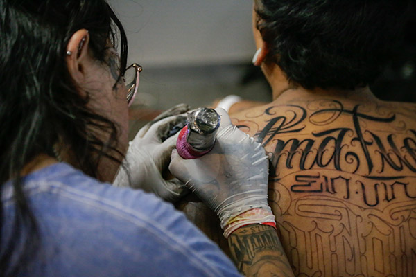 De estigma a tendencia: así ha cambiado la percepción de los tatuajes