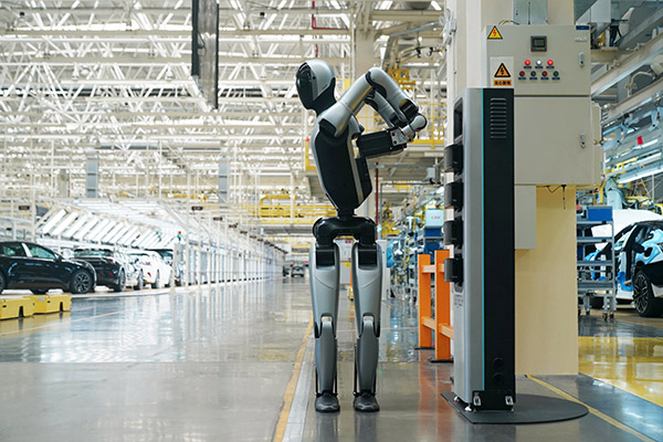 Desarrollan en China el primer robot del mundo capaz de reemplazar su batería