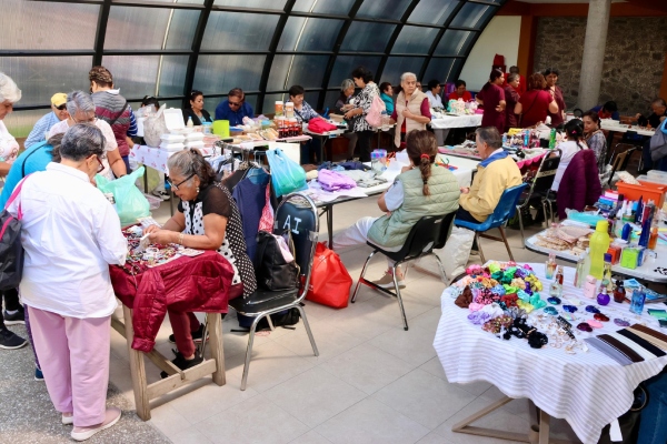 Impulsa SEDIF bienestar económico de personas adultas mayores