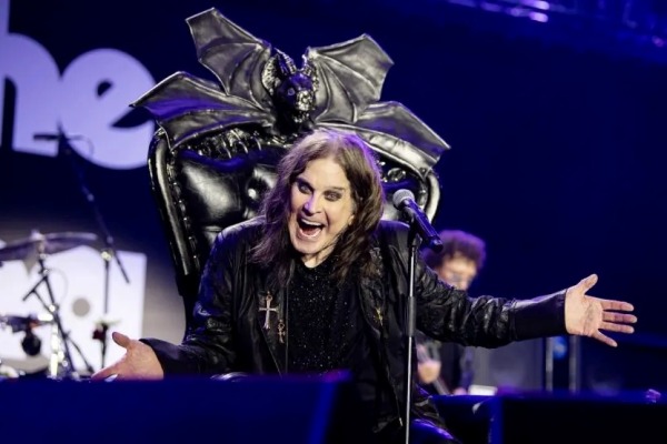 Ozzy Osbourne, cantante de Black Sabbath, muere a los 76 años