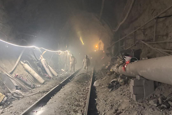 Hallan muerto a uno de los cinco trabajadores atrapados en mina chilena