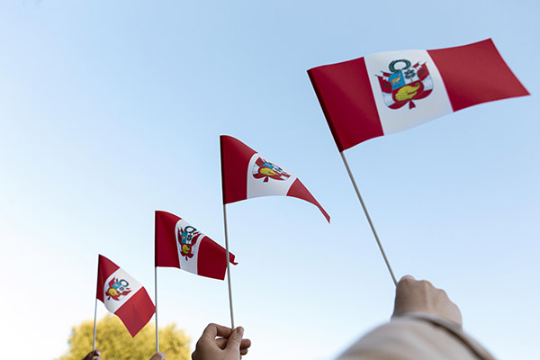 Perú expresa enérgica protesta contra acusación de Colombia de apropiarse de su territorio