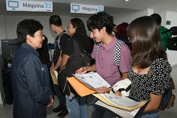 Casi 9,000 jóvenes inician inscripción al nivel superior de la BUAP
