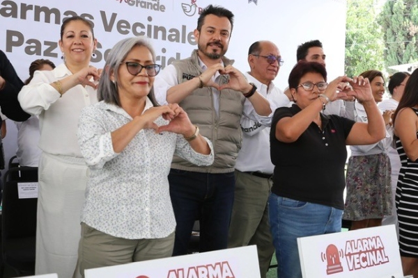 En Puebla se construye paz y confianza con cuarta entrega de alarmas vecinales