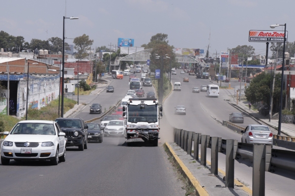 Intensifica Gobierno Estatal barrido mecánico para mejorar imagen urbana