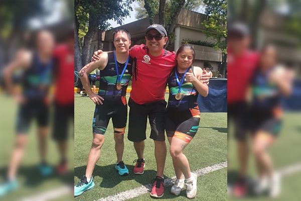 Jóvenes con síndrome de Down triunfan en triatlones y ahora van por aguas abiertas