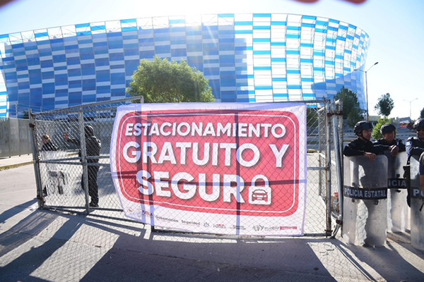 En Puebla se respeta la ley: estacionamientos de estadios seguirán sin cobros
