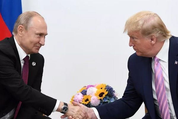 Trump y Putin intercambian saludos antes de las conversaciones en Alaska