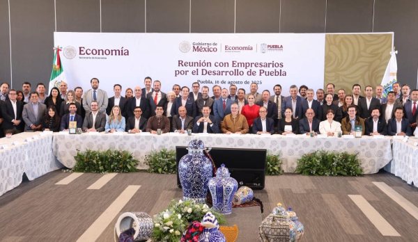 Ebrard presenta a empresarios poblanos el modelo de Polos de Desarrollo Económico para el Bienestar