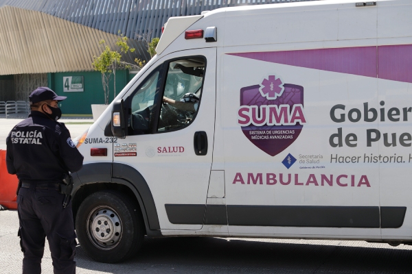 Hombre salta de unidad de transporte público durante intento de robo