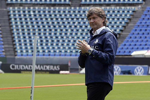 Club Puebla, "la máquina de devorar técnicos": 17 entrenadores en 10 años