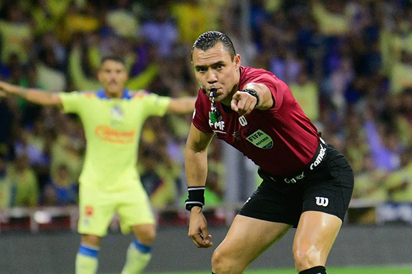 Evidencian al “Gato” Ortiz tras su polémica actuación en el Atlas vs América