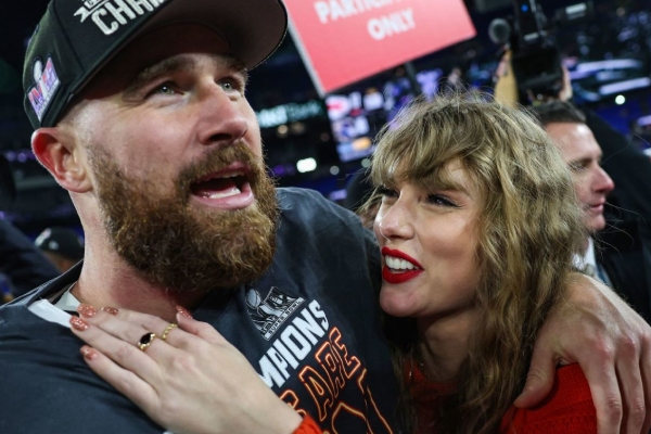 Taylor Swift y Travis Kelce anuncian su compromiso matrimonial