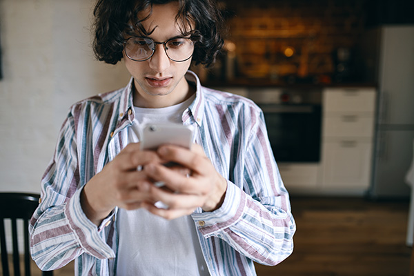 Adolescente se quita la vida con ayuda de ChatGPT; la familia denuncia a OpenAI