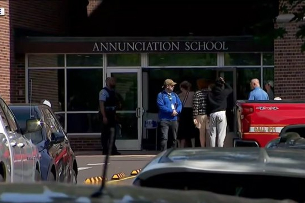 Dos niños muertos y 17 personas heridas deja tiroteo en escuela de Minneapolis