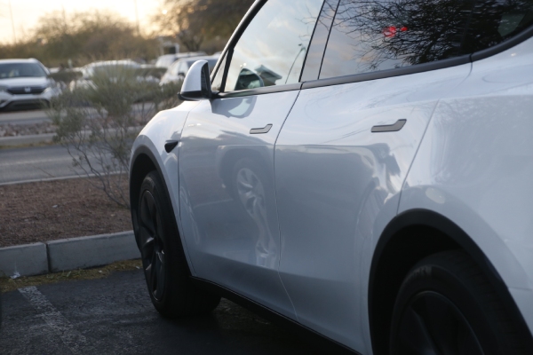 La presión de un pie sobre el acelerador domina la apelación de Tesla por accidente