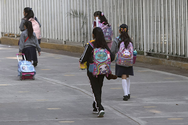 ¿Cómo sobrevivir al regreso a clases? Tips para padres y estudiantes