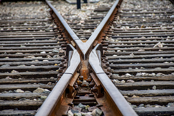 Varios muertos y casi 100 heridos en el descarrilamiento de un tren en Egipto