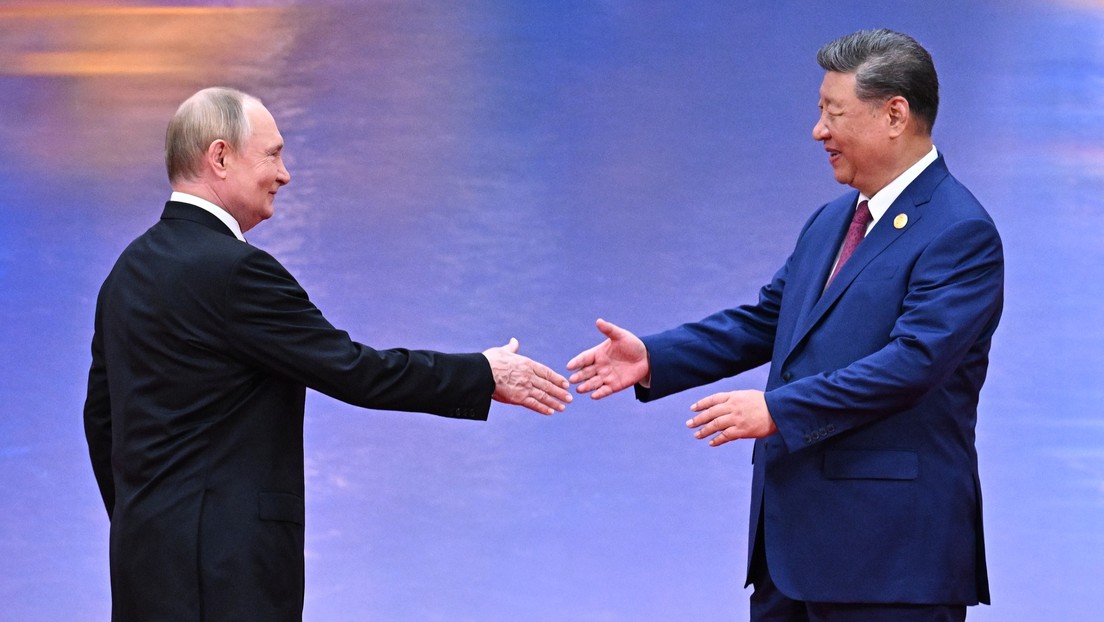 Xi Jinping da una cálida bienvenida a Putin en la cumbre de la OCS