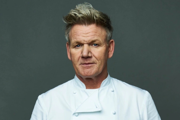 El chef Gordon Ramsay advierte sobre los riesgos del sol tras operación