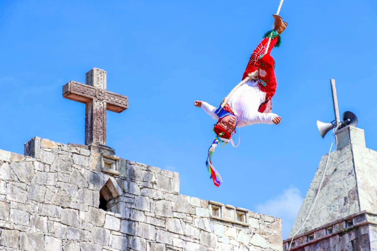 Gobierno estatal salvaguarda patrimonio cultural con Encuentro Nacional de Voladores