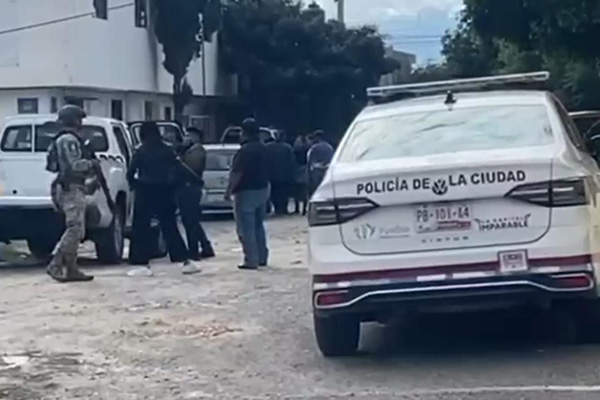 Sujetos irrumpen en vecindad y matan a balazos a una mujer