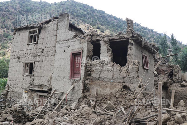 Autoridades afganas elevan a 1,411 la cifra de muertos por terremoto