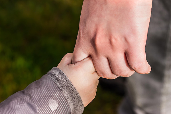 ¿La omisión de cuidados se considera maltrato infantil? Esto dice la ley…