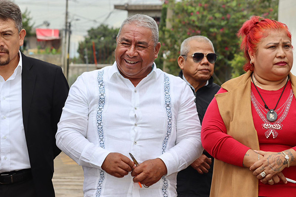 Inicia Severiano de la Rosa entrega de obras en beneficio de Amozoc