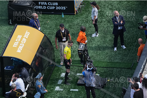 El VAR es exitoso, pero necesita mejoras tras 11 años: árbitro en jefe de FIFA