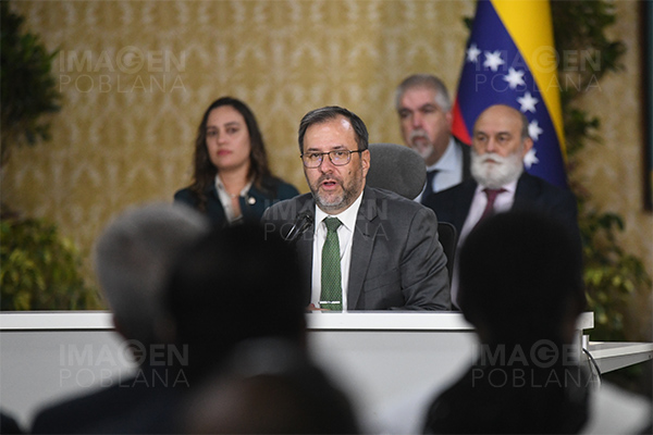 Venezuela saluda postura de México ante EU por defender derecho internacional