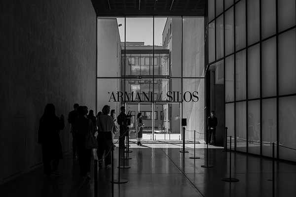 Milán anuncia un día de luto por la muerte del diseñador italiano Giorgio Armani