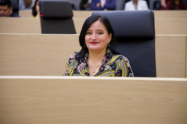 Esther Martínez llama al diálogo y a la construcción de soluciones en favor de la Normal de Teteles