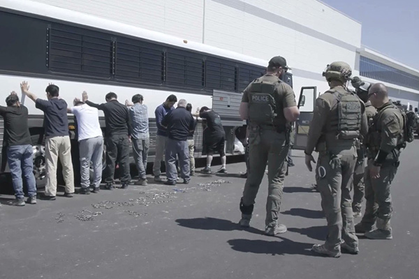 Seúl acuerda con Washington la liberación de trabajadores detenidos en planta de Hyundai
