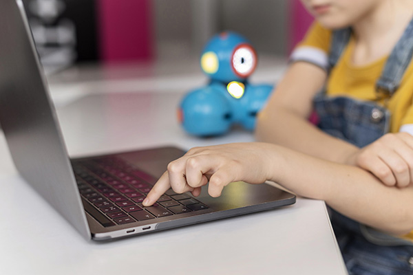 Google Gemini se considera de "alto riesgo" para niños y adolescentes