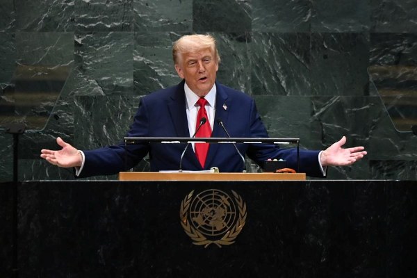 “Triple sabotaje” contra Trump