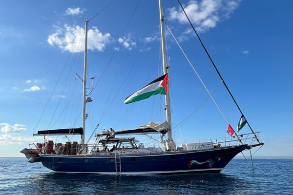 Barco de la Global Sumud Flotilla que va hacia la Franja de Gaza sufre una avería